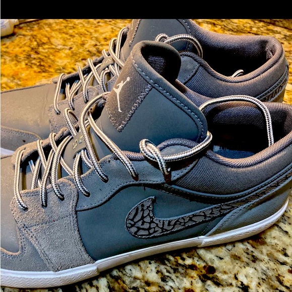 Jordan Cool Grey - Picture 2 of 3